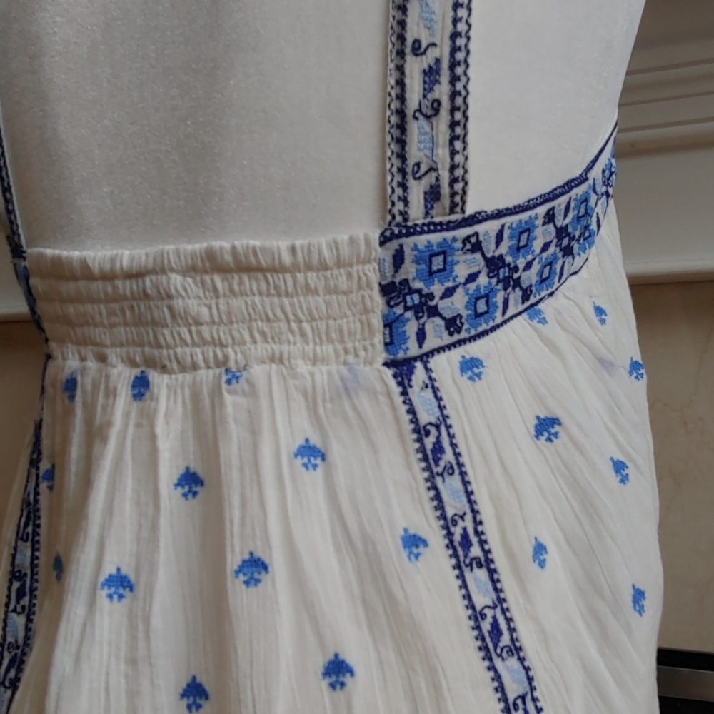 Joie l White and Blue Embroidered Top - Picture 5 of 6